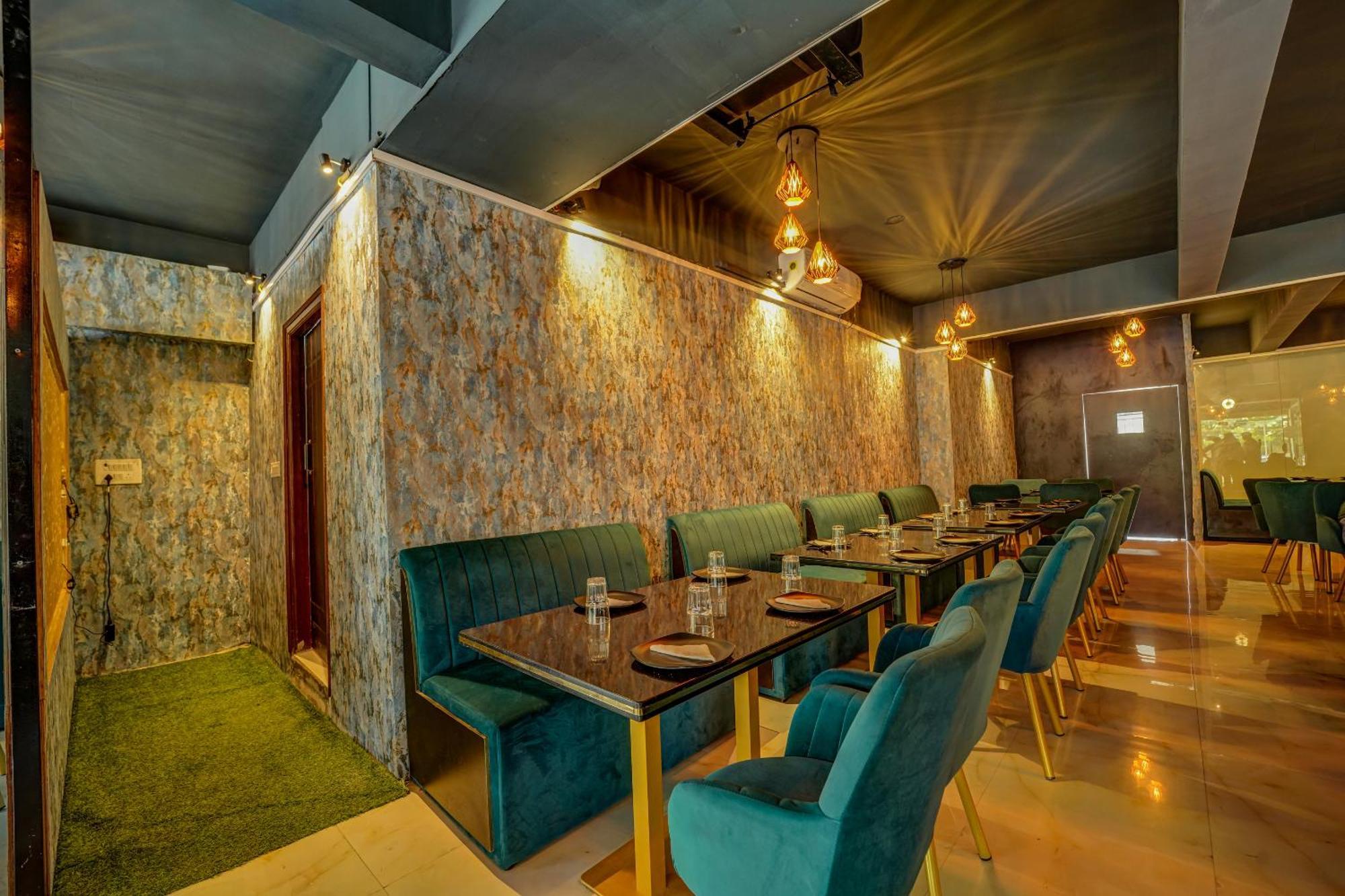 The Emerald Inn Bangalore Exterior foto